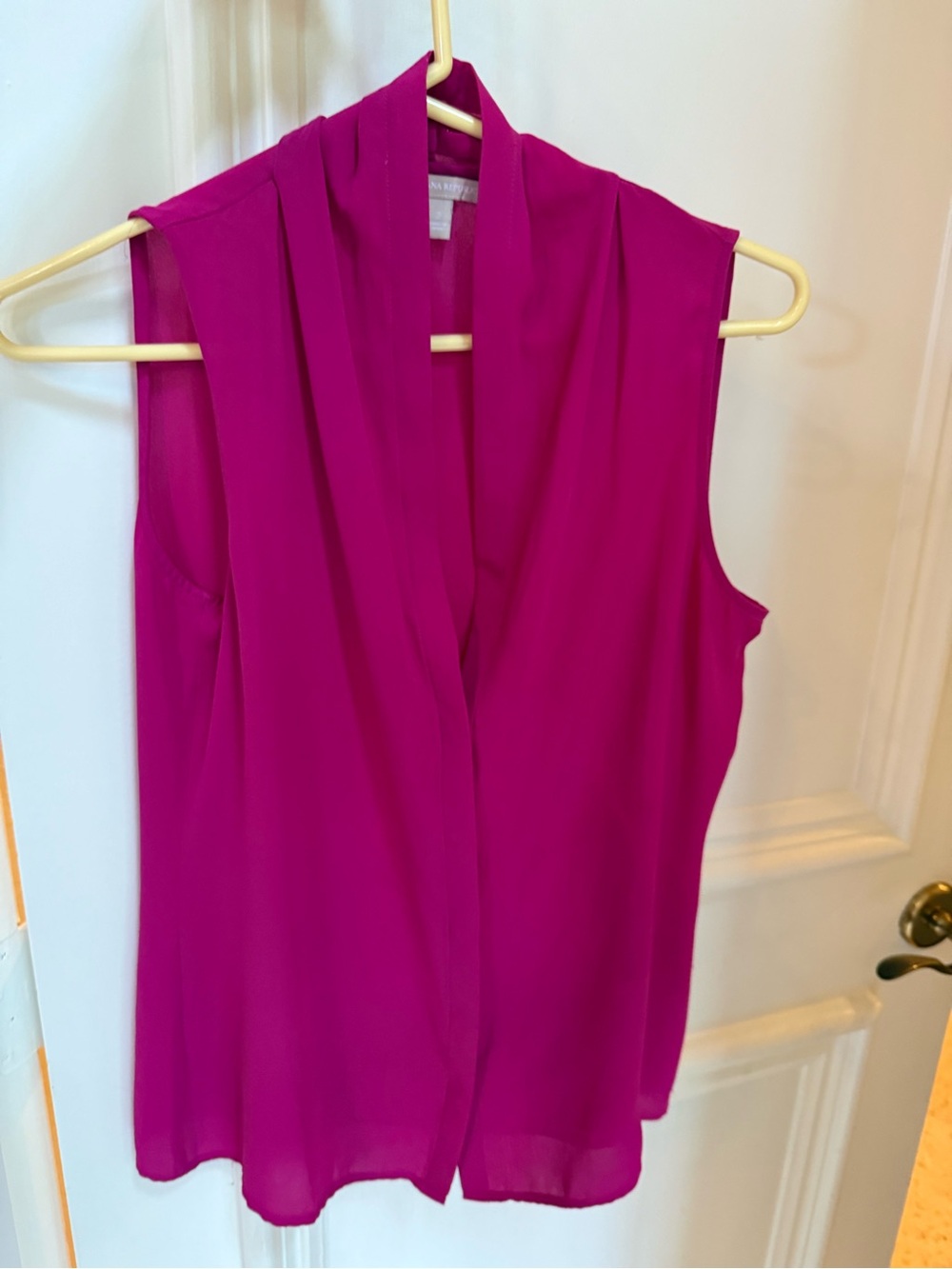 Banana Republic Sleeveless Magenta V-Neck Camisole